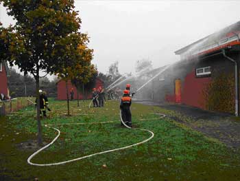 Grobung Escheburger Schule: Was die Groen knnen, kann die Jugendfeuerwehr schon lange!